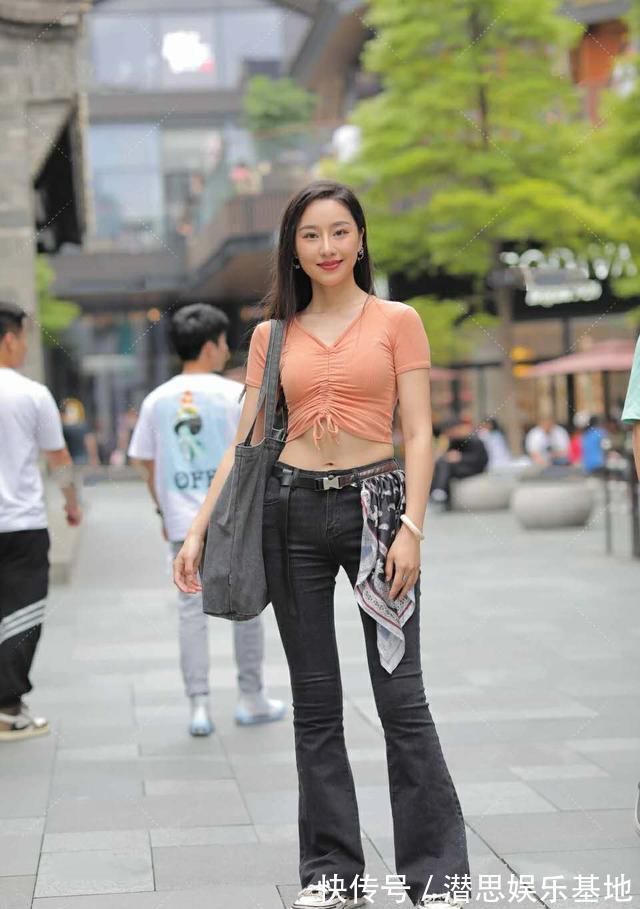 感冒|时髦的美女，小衬衫加喇叭裤，美不胜收，令人感冒
