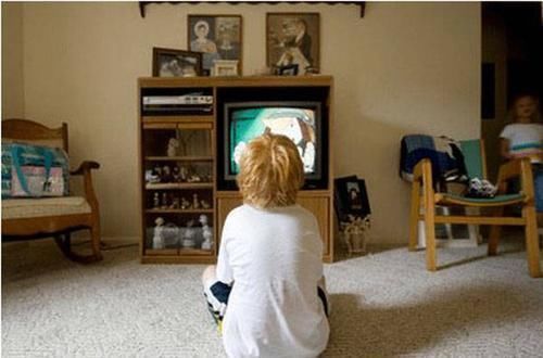 孩子|科学研究：孩子每天看1小时电视，三年后变化想象不到