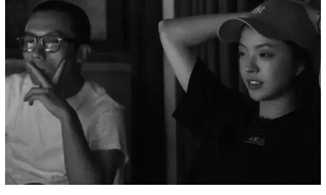 王中磊女兒加盟導(dǎo)演類綜藝，昔日爭(zhēng)議言論被扒，微博刪評(píng)顯心虛