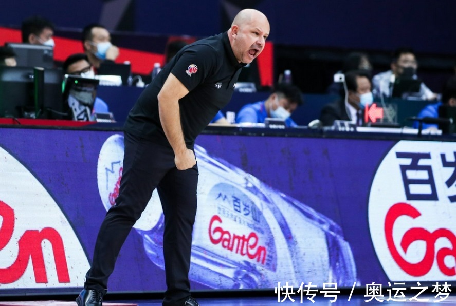 吉布森|CBA防守名将被球队放弃,雅尼斯不讲师徒情面