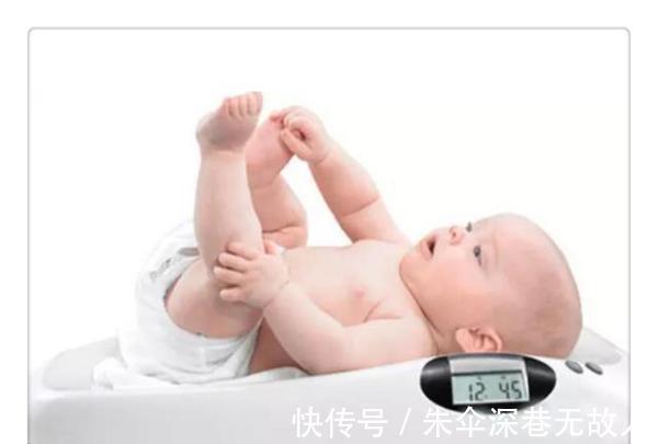 宝妈|新生三个月宝贝常做这几种“小动作”,是发育迟缓的症状,别忽视