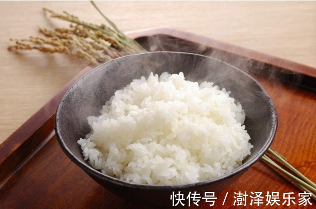 松软|米饭煮的不好吃教你4个妙招煮米饭,米饭香气十足更松软