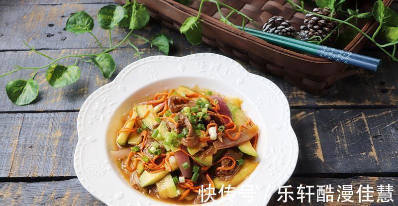 黄甜椒|分享五道用西葫芦做的小炒,鲜嫩爽甜好吃,下饭都很棒!