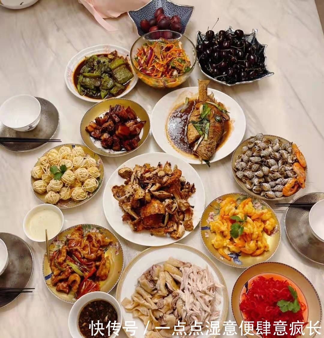 明星晒年夜饭:王鸥的精致,李晨的丰盛,都不及任达华的亮眼