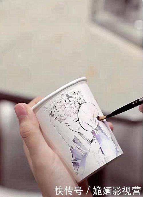 位美术生|美术生在杯子上画“知否”,当倒入水瞬间,网友居老师挺住