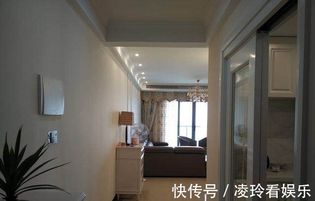 玻璃门|98平简欧两居室装修,朋友都说好时尚,特别是客厅的玻璃门!