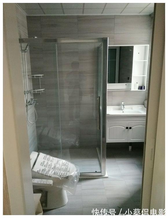 装修|135平装修了5个月，硬装12万不包家具家电，客厅餐厅铺墙砖很大气