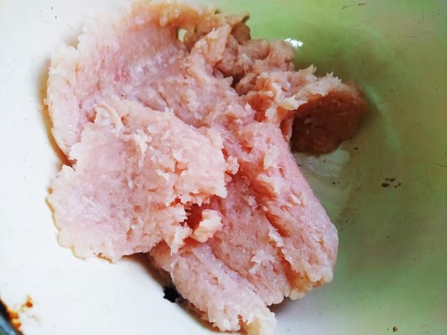 轻脂餐|夏天多吃这肉不长胖，高蛋白低脂肪，既能做菜还是零食，解馋