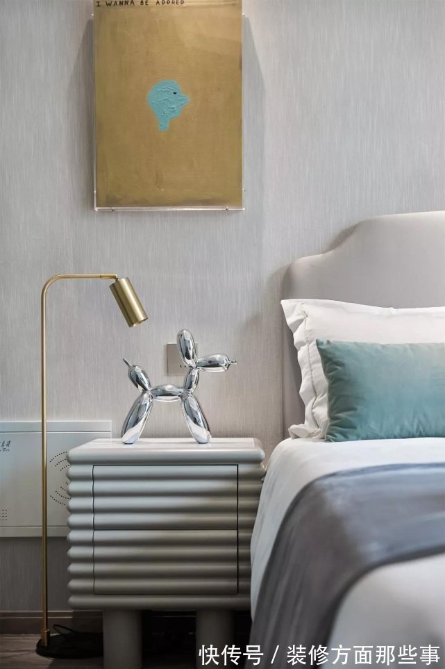 米洛什|210平红色是这个家的主角结合软装，带来安全感与舒