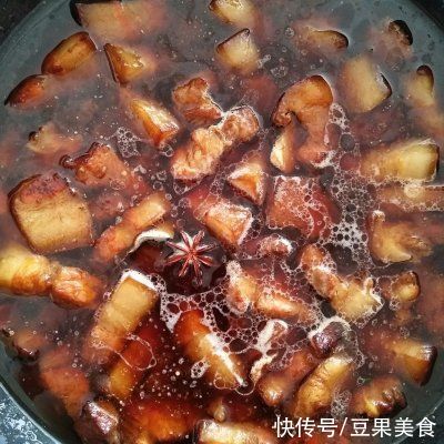 翻炒均匀|红烧肉这菜比牛肉营养还高，补脑益智，全家人都爱吃