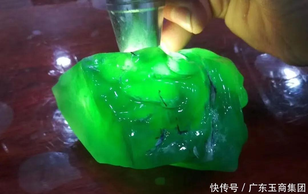 手镯|翡翠每个阶段叫什么?长什么样子?都在这里了!