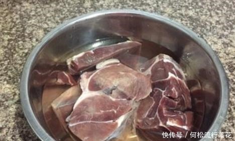 做酱牛肉时,牢记“3泡3酱”,香浓入味,酱香味足,味道特正宗