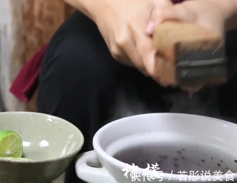 泡酒|深山树上挂满了黑色果实,曾是皇帝御用补品,用来泡酒滋补又美容