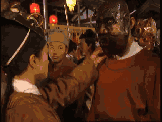 井盐|去年才通高铁,这座“十八线”国内小城,凭什么就火到了国外?