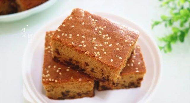 3个鸡蛋,一把红枣,做一款简单又好吃的枣糕,味道太正了