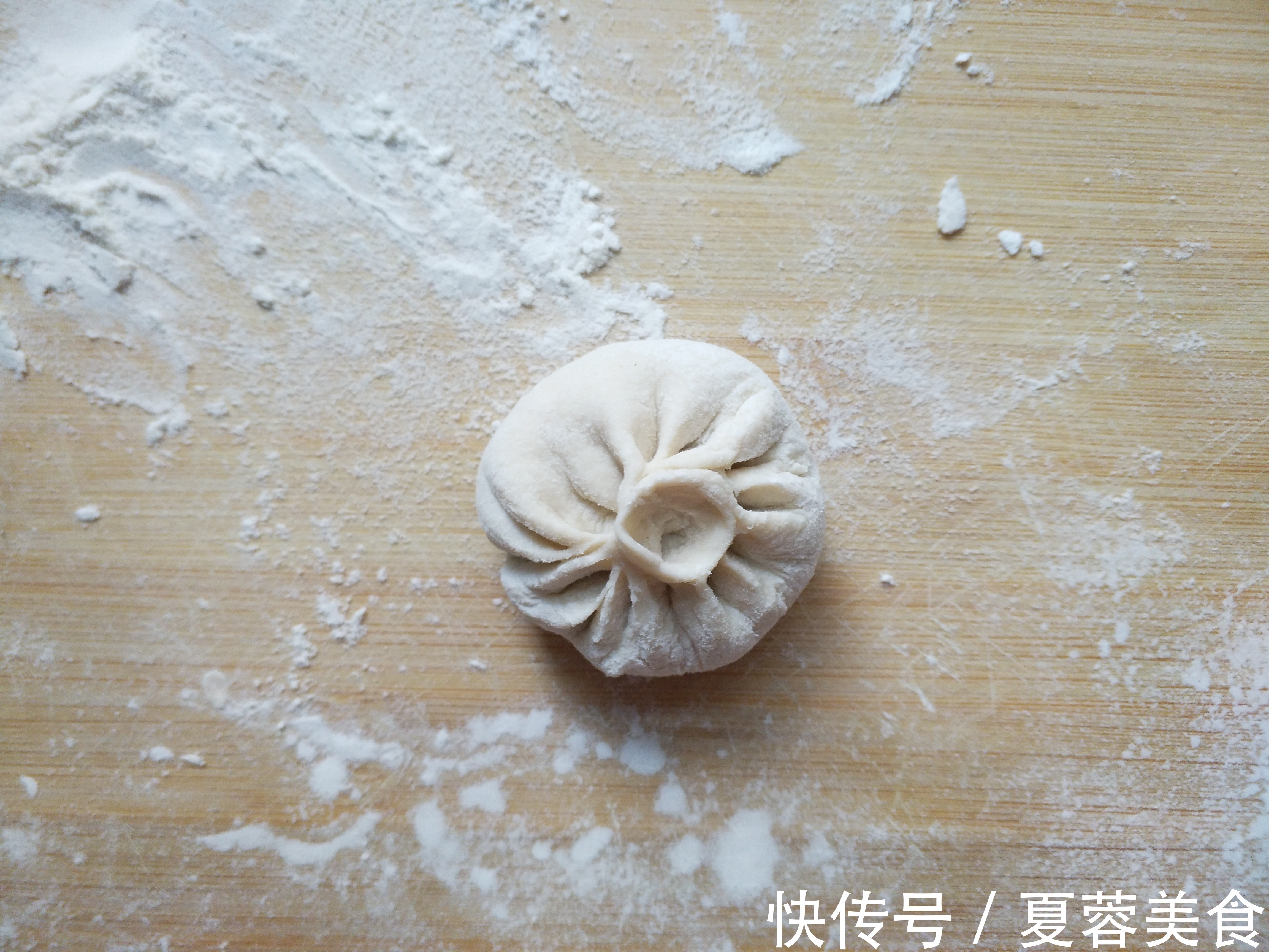 它被称为“天然消炎菜”，做馅蒸包子真好吃，做一次吃一周