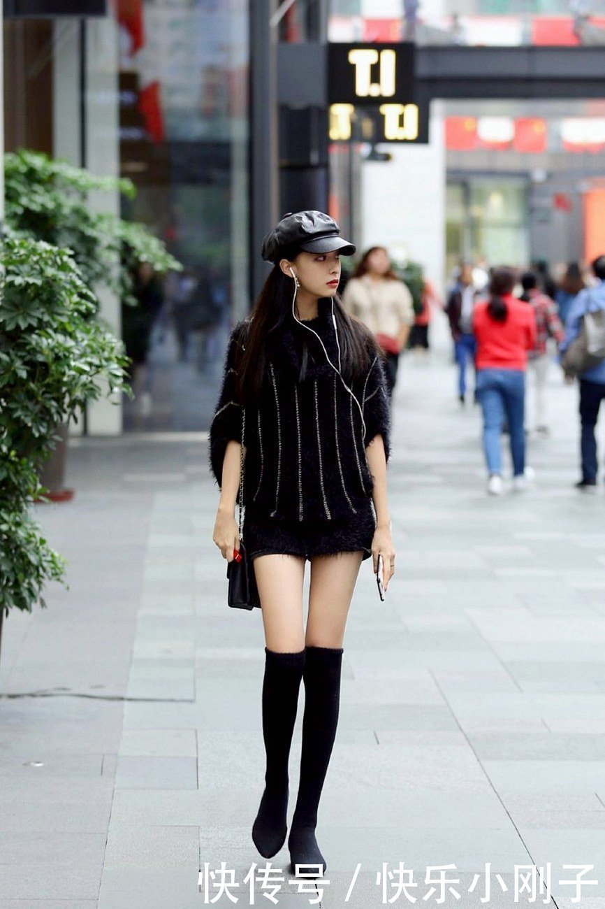 美女|长靴的优势脱颖而出,怎么会有如此好看的美女