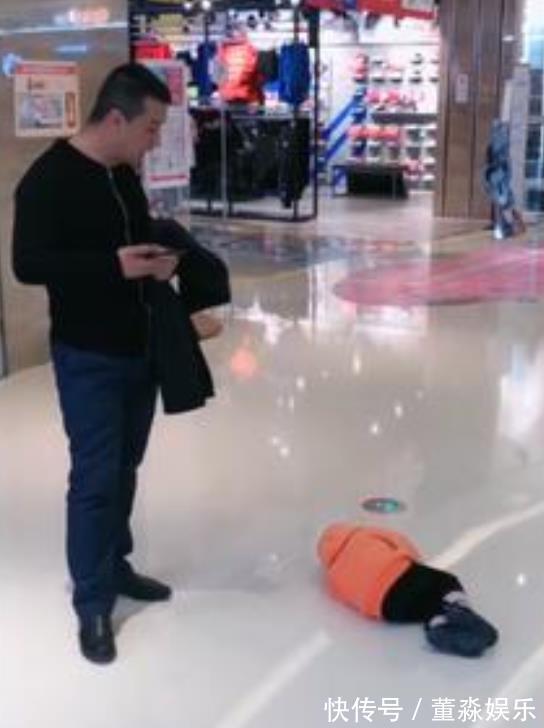 斗智斗勇|4岁女儿在商场撒泼,父女俩僵持了三个小时,网友直呼:真烧脑子