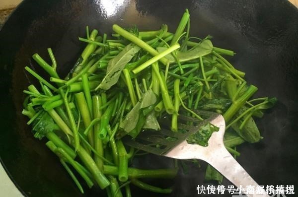 步骤|炒空心菜时,不要直接下锅炒,注意这个步骤,出锅翠绿又脆口