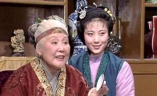 贾母@10岁的雪雁背井离乡,陪黛玉去人生地不熟的城市打拼,非等闲之辈