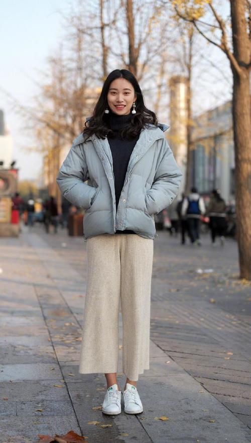 火了一款裤子叫“毛线裤”，柔软舒适，配大衣羽绒服都好看