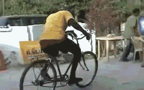 |搞笑GIF:设计师你出来 我保证不打你脸