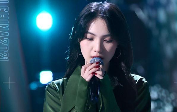 王馨|《好声音》8强出炉张露馨演唱精彩，姚晓棠满票晋级，汪峰竟黑脸