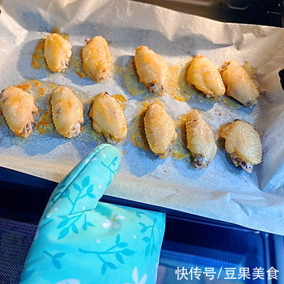 烤箱版|烤箱版盐焗鸡翅｜咸香美味