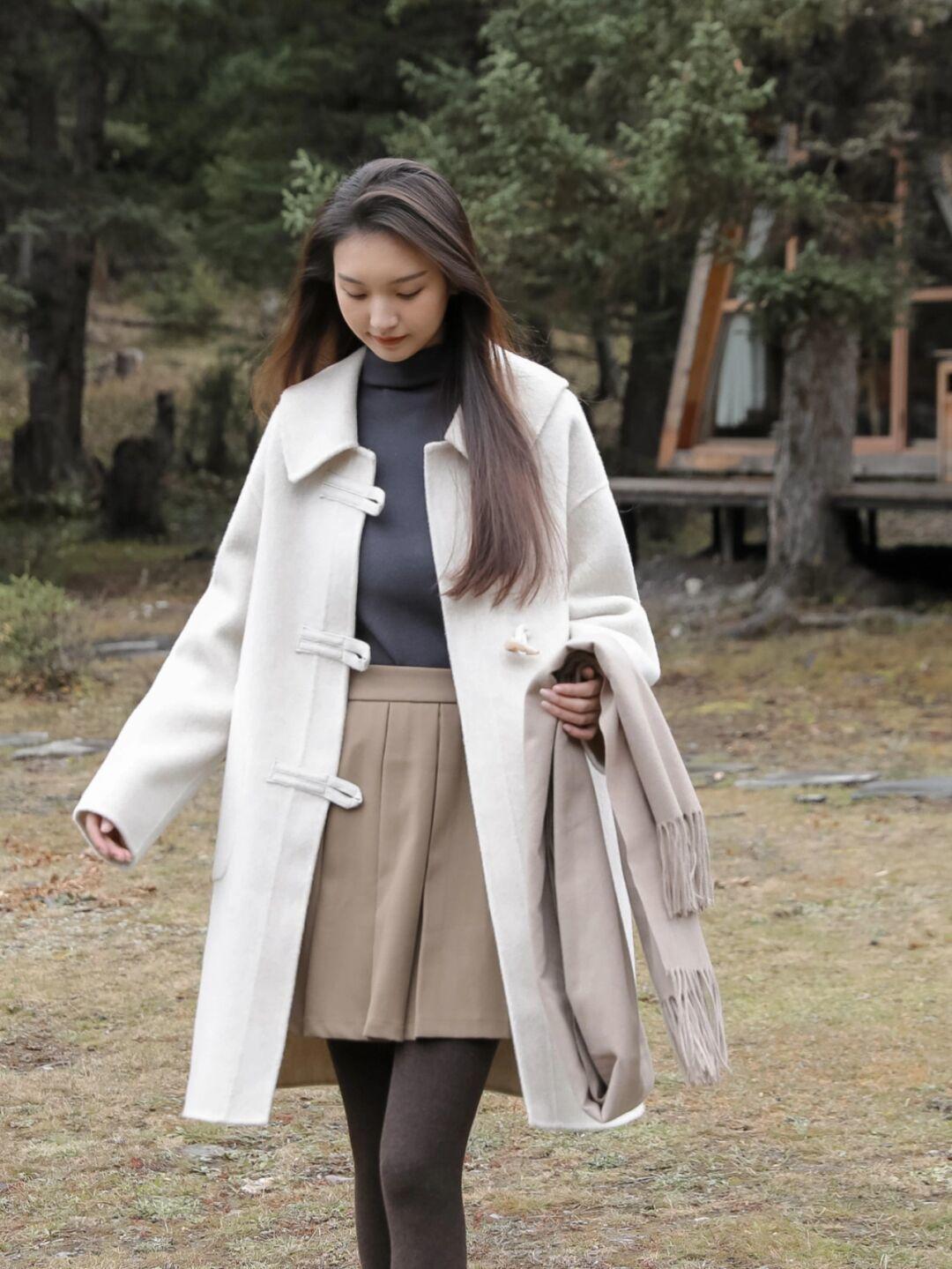 卫衣|秋冬卫衣怎么选?脏橘色字母卫衣,穿上身减龄又时髦!