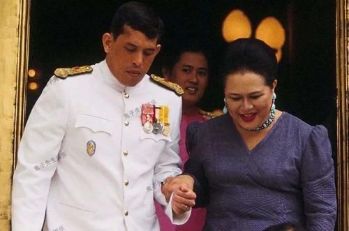 玛哈|诗妮娜真有心机!穿中式旗袍美出新高度,向泰王表达自己的愿望