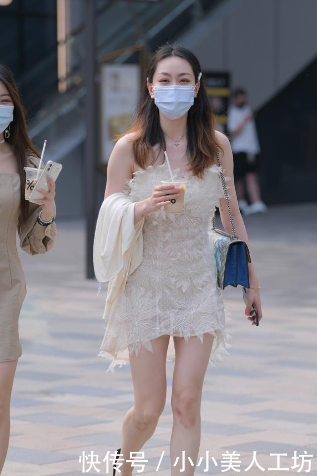 鲜艳|鲜艳色调的连衣裙穿搭，用心搭配才不会平庸，非常惬意