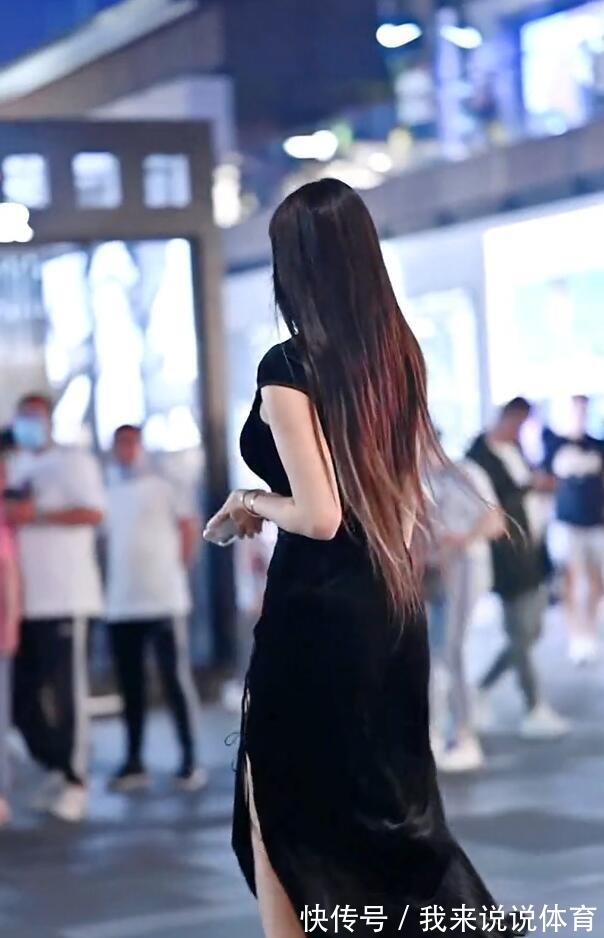 黑色 纯黑色的旗袍造型，流露出几分女性的高冷！