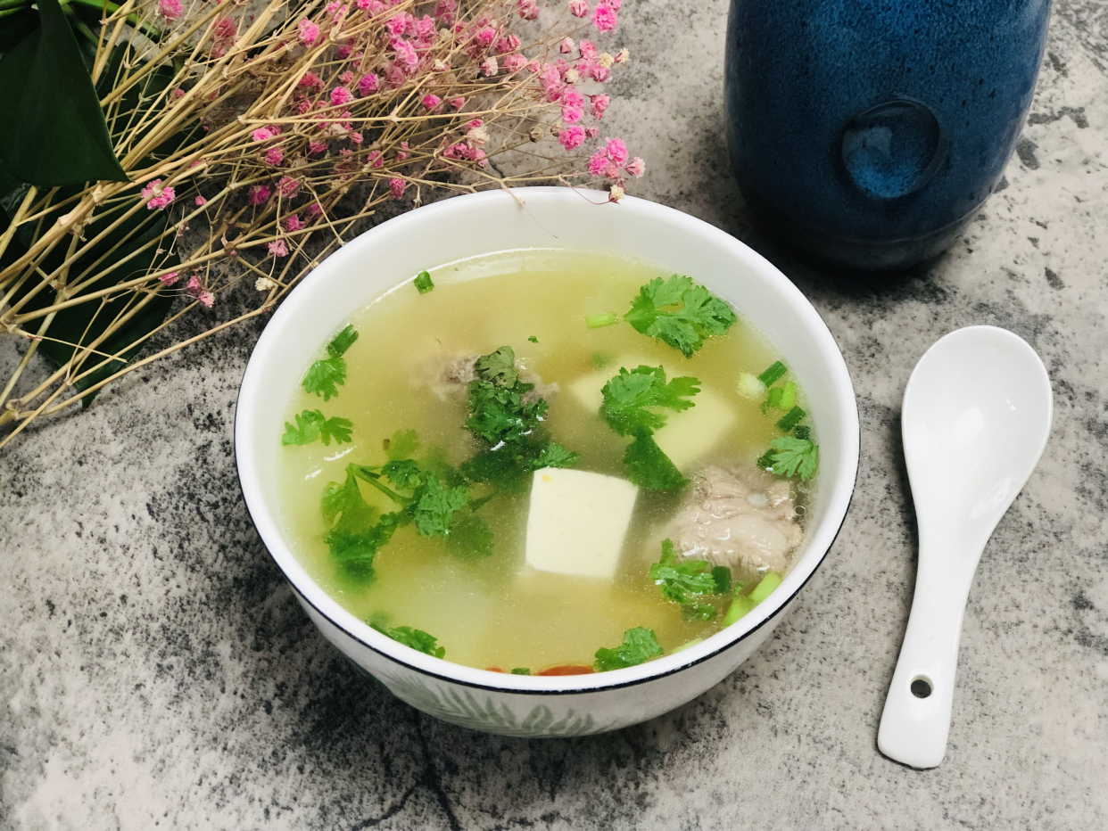 做冬瓜排骨汤时,牢记“1泡3不放”,肉香汤鲜,关键还没腥味儿