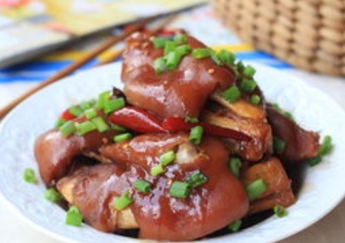 家常焖猪蹄的方法介绍