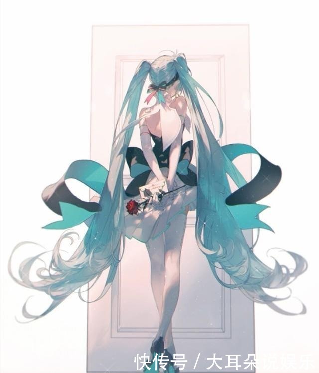 笔下|画师笔下的初音未来，侧身、背影、三分身都很漂亮