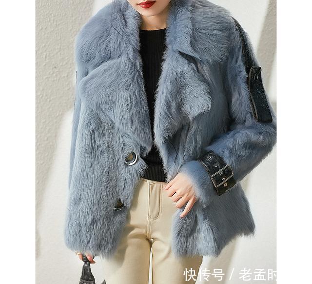 果然, 冬季穿皮草就是气质轻奢, 怎么搭配都是妥妥的时尚女达人
