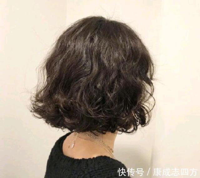 不显老的短发烫发