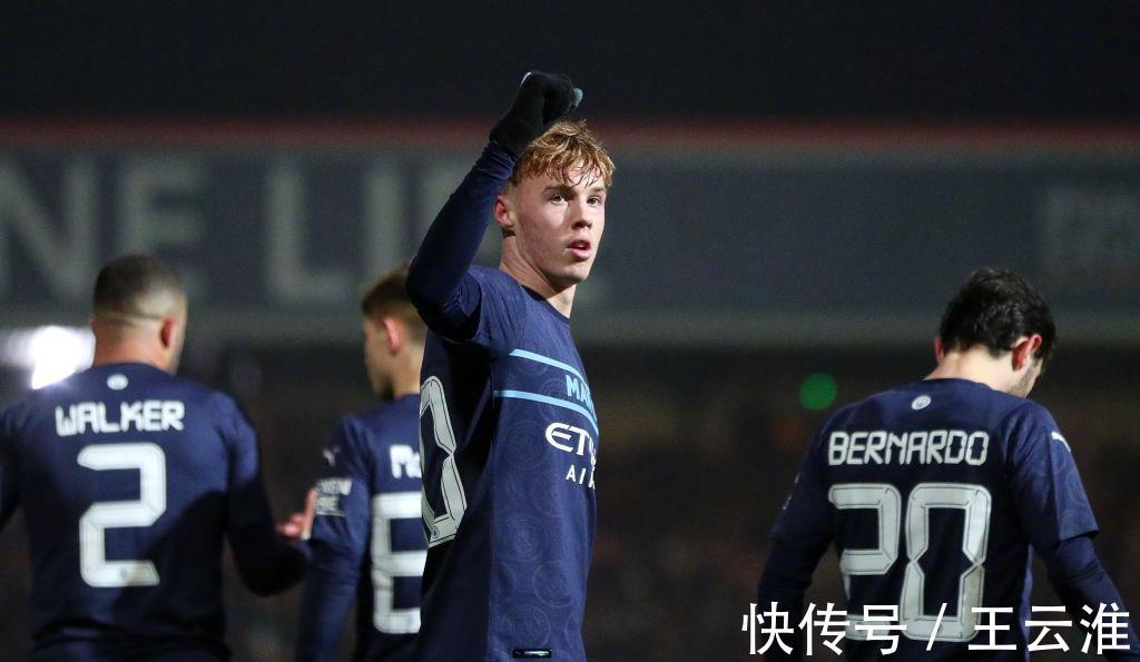 瓜帅|4-1,拒绝爆冷!英超豪门创队史纪录,7成控球+轰23脚,瓜帅冲7冠