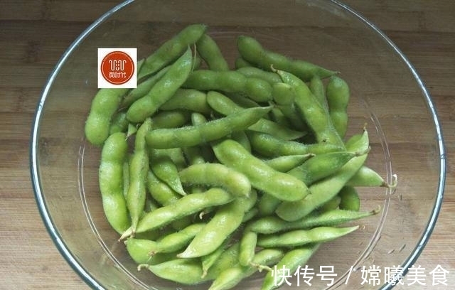 大排档|教你这样煮毛豆,个个翠绿还入味,比大排档的煮毛豆好吃百倍!