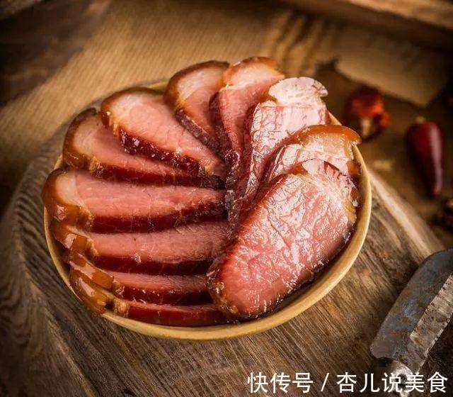 腌制腊肉时，不要只会放盐了！多加一点它，香还放不坏