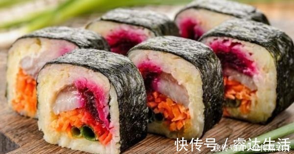 同是做米饭！日本做成寿司，韩国做成饭团，而中国就厉害了