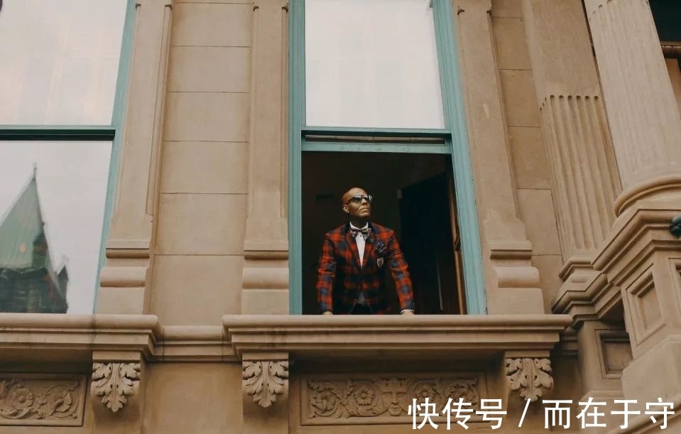 潮流 潮流大神最爱干的事就是把LV、Gucci和爱马仕剪碎做成“假货”？