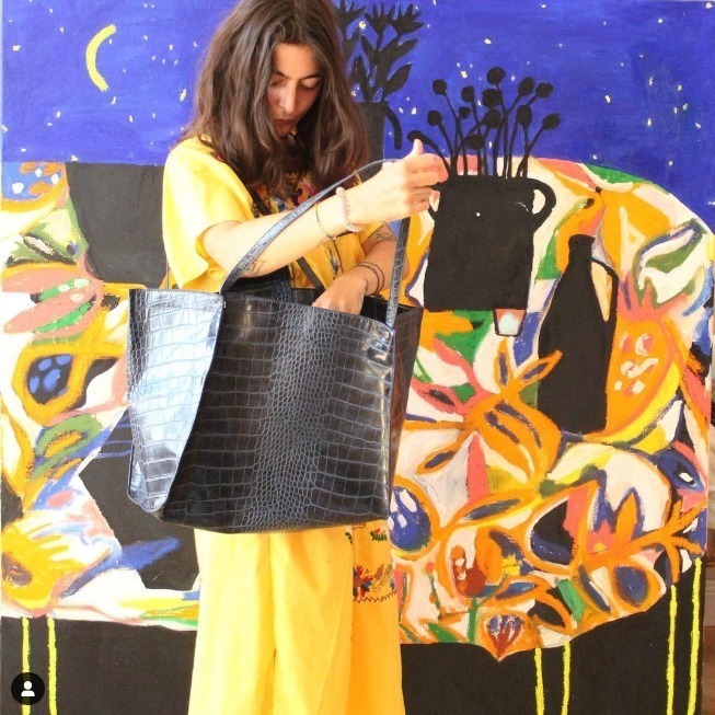 巨人国!她画油画,他做雕塑,这对艺术情侣直接建了一个“巨人国”