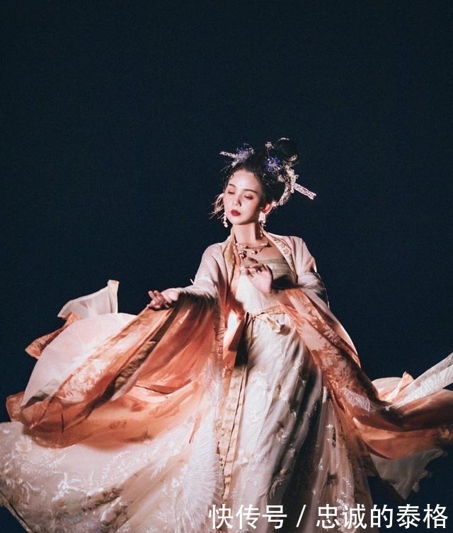 汉服袍子的迷惑行为,基本人人都做过,来看看你中了几个