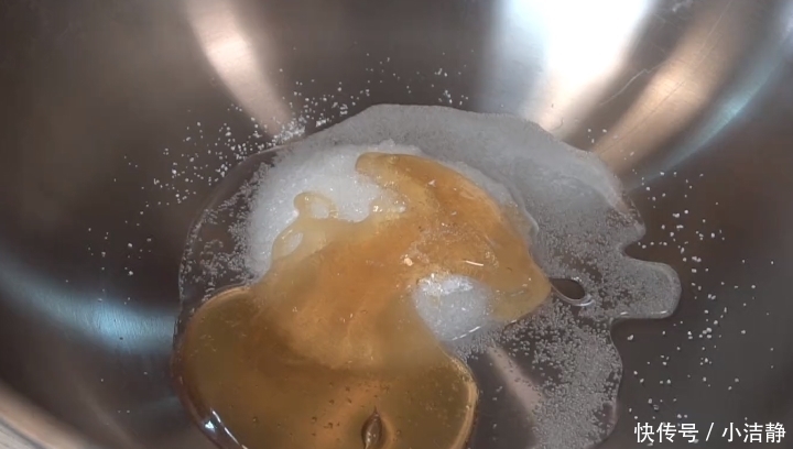 沙琪玛|1碗面粉2个鸡蛋,2分钟教你做沙琪玛,香甜松软,比买的还好吃