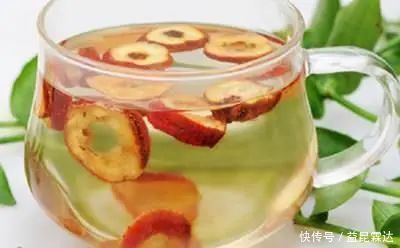 女孩|24岁女孩查出糖尿病，提醒：这玩意一杯顶五罐可乐，还敢天天喝