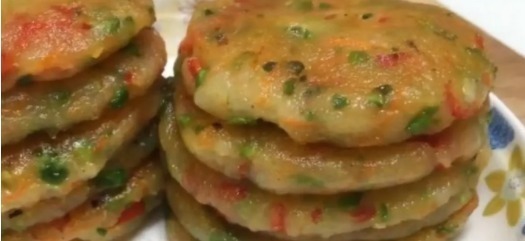 土豆饼|土豆新吃法，不用炒，不用炖，比烤肉还香，一定要做给最爱的人吃