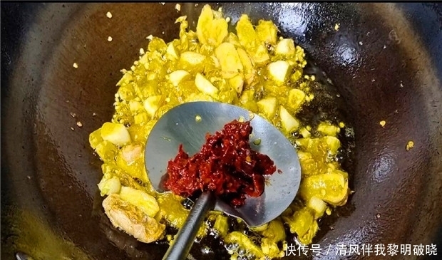 做黄辣丁时不要直接下锅,多加这一步,鱼肉又鲜又嫩,无腥味!