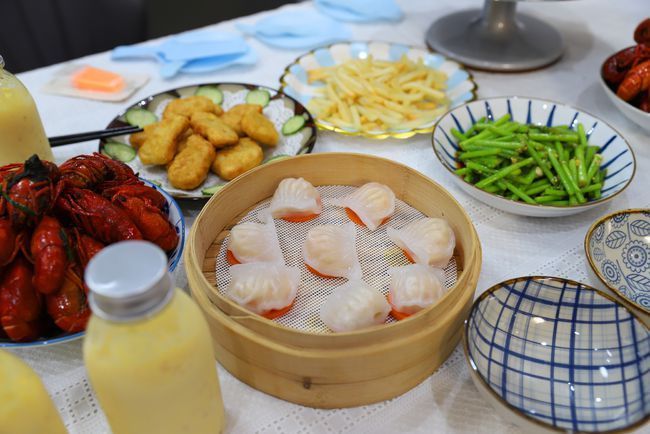 芦笋|孩子过生日,妈妈花一小时搞定一桌菜,网友:精致丰盛不浪费