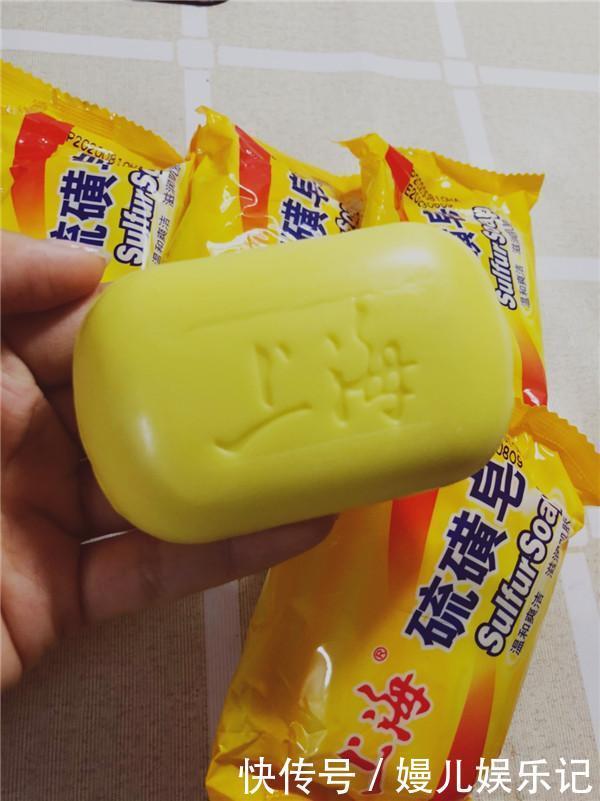 止痒|3块钱1个的硫磺皂,放在家里作用不少,你只会拿它搓背洗脸吗?